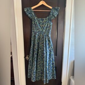 Hill House Daphne Nap Dress NWT Size Medium, Midnight Garden Print